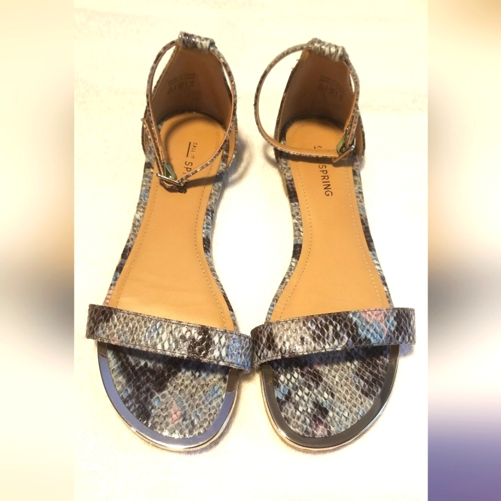 Sandles and clutch bag greenish blue is color